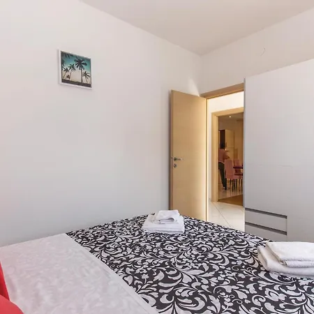 Amazing In With Kitchen