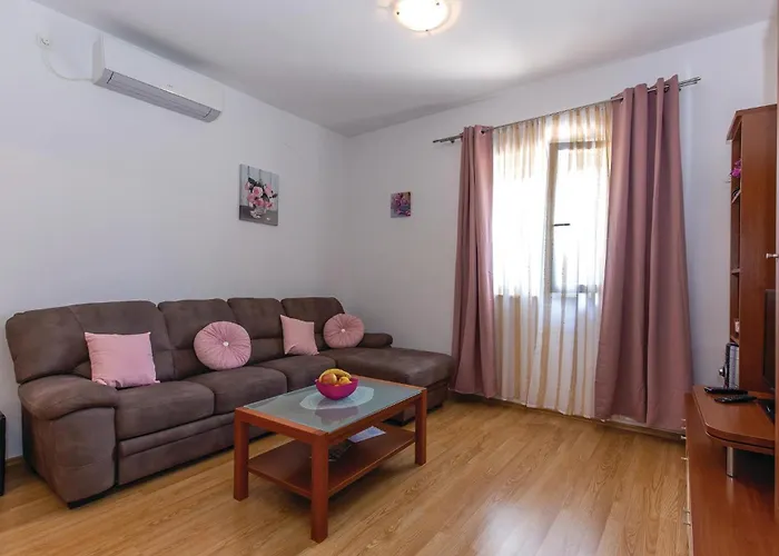 Amazing In קוסטרנה
