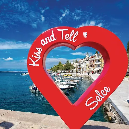 Tatil Evi Lovely In Kostrena