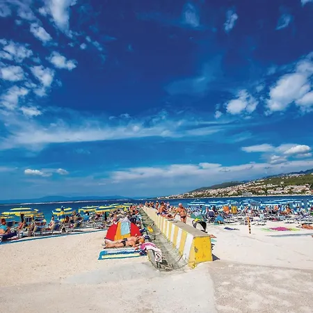 Amazing In קוסטרנה